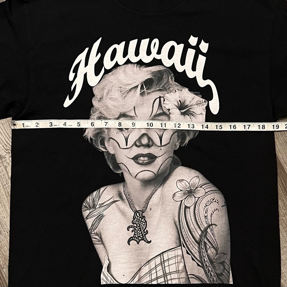 Marilyn Monroe Hawaiian Tee (from Hawaii) - Picture 5 of 6